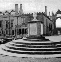 Newstead Abbey - monument in honor to Boatswain